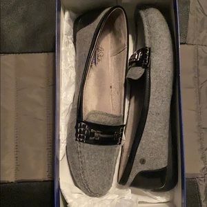 WOMENS DRESS SHOE WITH MEMORY FOAM SIZE 10